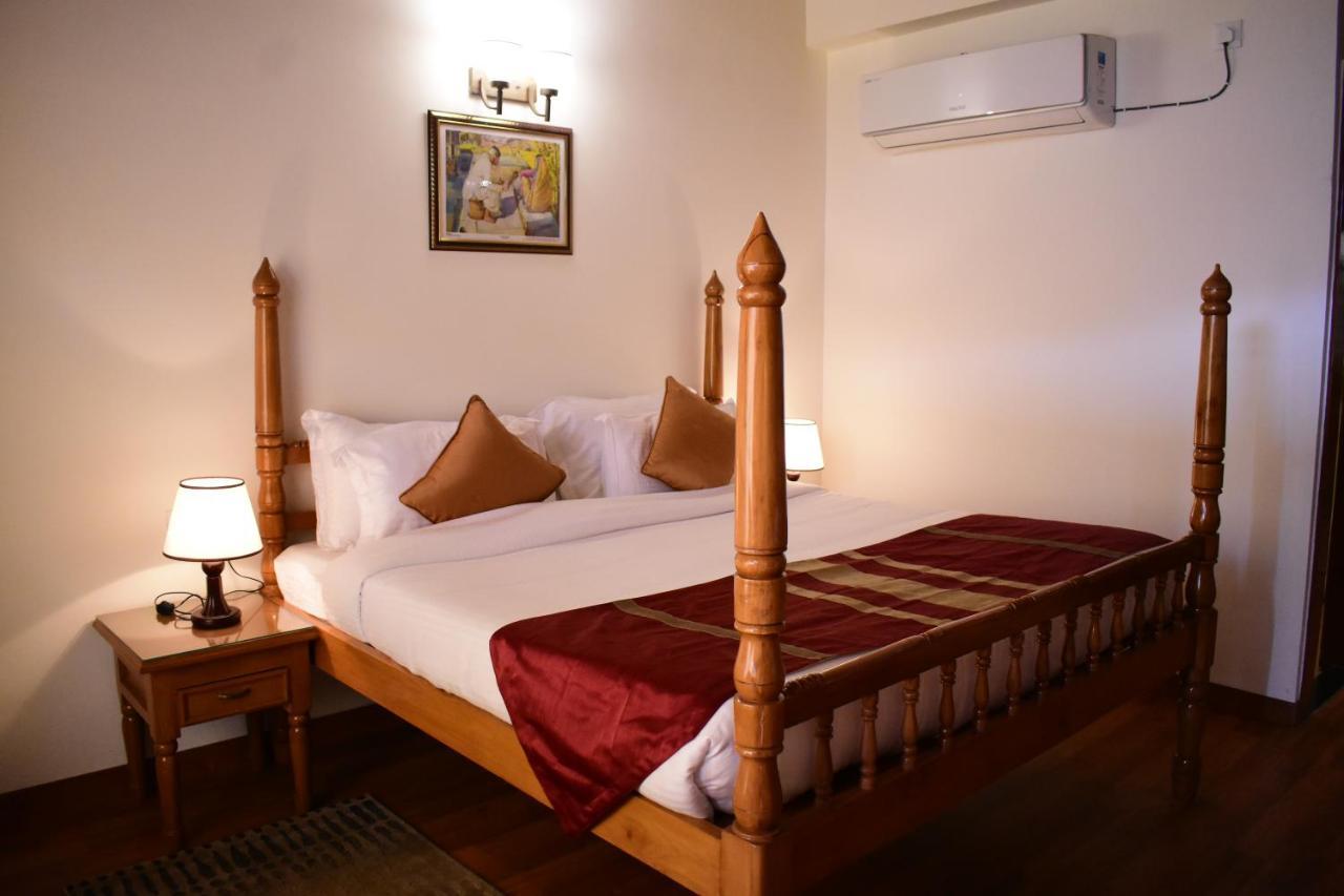 Aaroham The Watergate Hotel Bhimtal Exterior photo